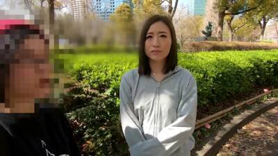 ボランティア活動を頑張る心優しい女子大生をナンパ騎乗位セックス - upornia.com - Japan