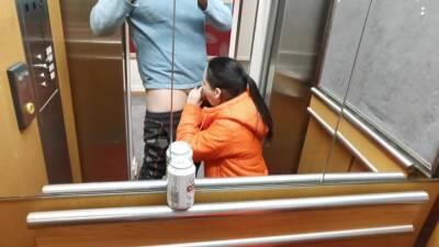 Public Blowjob In The Elevator With Hot Girl - hclips.com