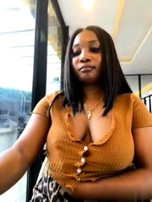 Pretty Ebony showing pussy in public and no one noticing - icpvid.com