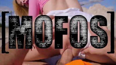 Mofos - Hot teen makes some extra money - sunporno.com - mofos