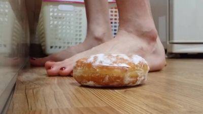 Barefoot Food Trample - txxx.com