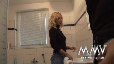 Mmvfilme - Fuck In The Bathroom - hotmovs.com