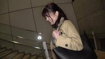 0000128_巨乳長身のスレンダー日本人女性がガン突きされる痙攣イキセックス - hclips.com - Japan