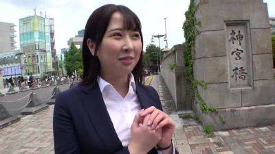0000136_巨乳の日本人女性がグラインド騎乗位する痙攣イキセックス - upornia.com - Japan