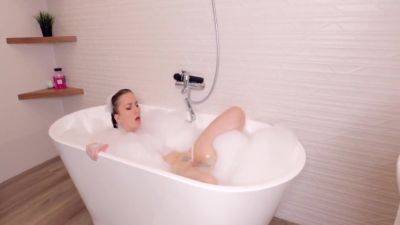 Hoth Bath With Hitachi - hclips.com - Russia