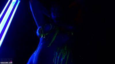 Nikki Black Light Pony Video - hotmovs.com