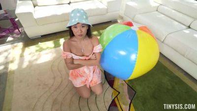 Kimmy Kim - Kimmy Kimm - Asian Beauty Kimmy Kim - S2e7: A Game of Deepthroat - porntry.com