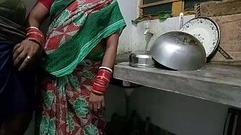 किचन में काम कर रही साली को जबरदस्ती चोदा बैडरूम में - xvideos.com - India