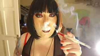 Fat Domme Tina Smua Smokes A Filterless Cigarette In A Holder - xvideos.com - Britain