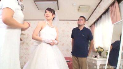 Asian bride filmed on her wedding day fucking the bestman - hellporno.com - Japan