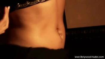 India - Bollywood Babe Dirty Exhibition enjoying the moments - xvideos.com - India