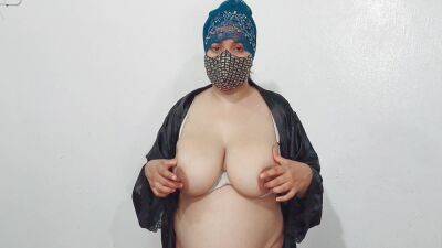 Indian Muslim Girl Showing Big Tits In Hijab - hdzog.com - India