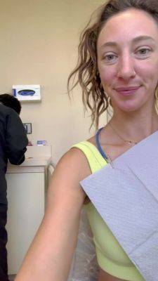 Flashing at the dentist calms my nerves - anysex.com